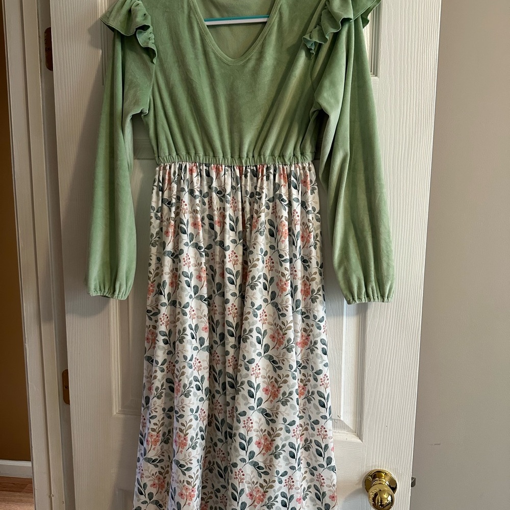 Green Puff Sleeve V-Neck Midi Sundress